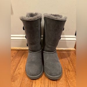 UGG Tall Bailey Button Boot (Gray) Big Kids Size 3